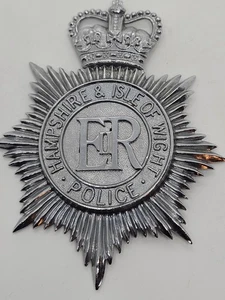 Antikes veraltetes England UK Hampshire & Isle of Wight Polizei Bobby Helm Abzeichen - Bild 1 von 6