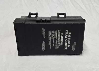 2003-2005 Dodge Caravan SE 3.3L Engine Fuse Box Relay Junction Module Unit OEM - Image 1 of 4