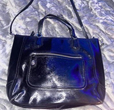 Bolso de mano Coach de charol negro Foto 1 de 4