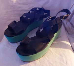 POUR LA VICTOIRE WOMENS NOELE PLATFORM SANDAL BLACK/KELLY LEATHER US SIZE 6 1/2 - Picture 1 of 8
