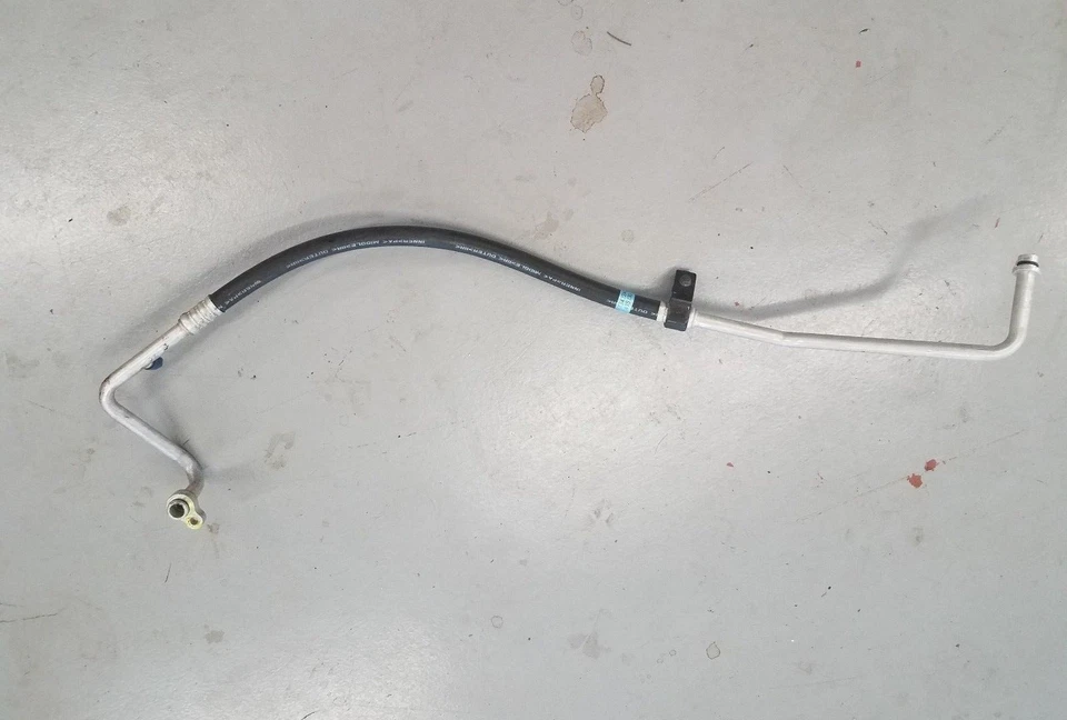 Manguera de succión de aire acondicionado OEM 73422AE08A para Subaru Legacy Outback 2001-2003 Foto 1 de 4