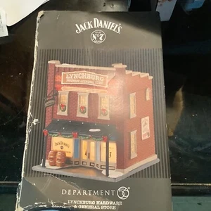 Department 56 Light Up Jack Daniels Limited Lynchburg Hardware & General Store - Foto 1 di 6