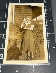 Unusual Woman w/ Creepy CLOWN Jester PUPPET Read Back Odd New Hampshire PHOTO - Picture 1 of 3