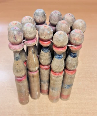 JOUET ANCIEN - JEU DE 12 PETITES QUILLES EN BOIS - Photo 1/4