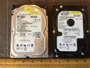 One Western Digital Caviar 40 GB SATA 3,5" HDD disco rigido WD400BD usato 2 disponibili. - Foto 1 di 6