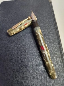 Stratford Vintage Green Marbled Fountain Pen Durium #8 Nib, Gold Trim Cap - Picture 1 of 11