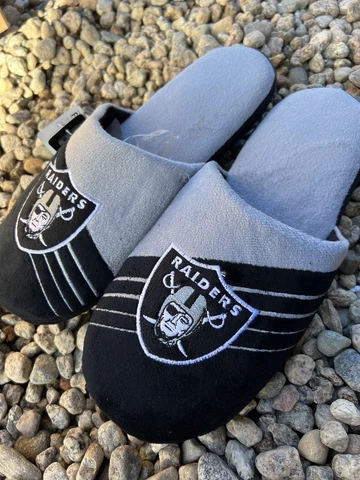 Oakland Raiders 2017 Team Logo plush stripe mens Large slippers foco Cover
