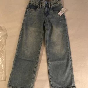 NWT Gap Unisex Kids Blue Jeans 90's Loose Size 5 years - Picture 1 of 7