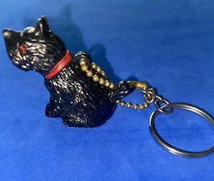 Vtg Cute Black Plastic Scotty Dog Scottish Terrier Keychain Movable Mouth Tail - Picture 1 of 4