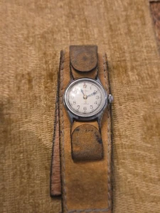 Vintage Fliegeruhr *funktioniert an und aus* Aufzugsschaft ist lose Marke Delbana - Bild 1 von 8