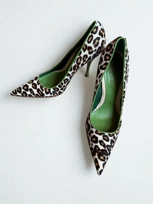 ALEXANDER McQUEEN Bomba de pelo de becerro con estampado de leopardo - EU40 Foto 1 de 4