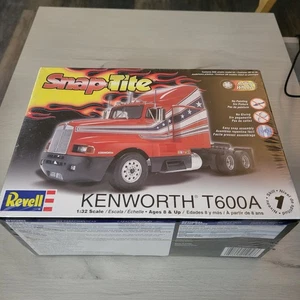 NEW 1:32 Kenworth Semi Truck T600A Snap-tite Kit 85-1958 Revell Model Sealed - Picture 1 of 6