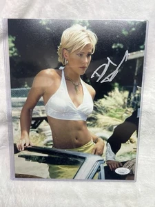 Brittany Daniel signed Autogramm Joe Dirt 8x10 Foto JSA COA im Toploader - Bild 1 von 3