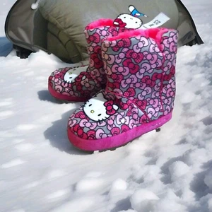 New Toddler Girls' Hello Kitty Bootie Slippers Size M - Picture 1 of 3