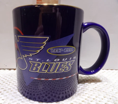 MAXWELL HOUSE: NHL St Louis Blues Hockey 1997-1998  Coffee Mug  VGUC Cover