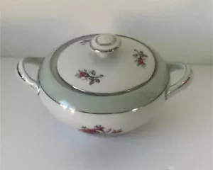 Vintage SONE china Lidded sugar bowl Rose designMade in Japan 81897R mid century - Picture 1 of 6