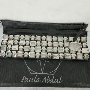 Forever Your Girl by Paula Abdul Clutch Tasche Silber Nieten Schwarz Lack Reißverschluss  - Bild 1 von 11