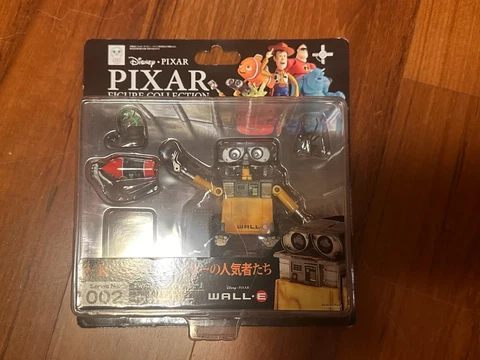 Kaiyodo  Revoltech Disney PIXAR WALL-E Cover