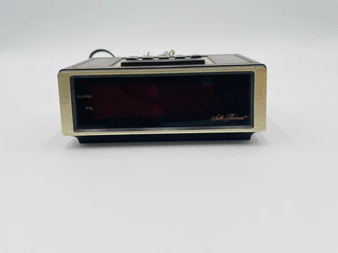 Vintage Seth Thomas Model 734 Digital Alarm Clock Red Led Faux Wood 1983 HK Cover