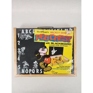 Walt Disneys Mickey Mouse Klammer Truhe mit Tafel enthält Kreide und Radiergummi - Bild 1 von 7