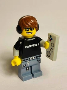 LEGO Mini Figure - Series 12 - Video Game Boy - Mint Complete & Accessories - Picture 1 of 2