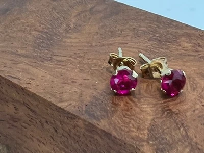 10K yellow gold natural ruby stud earrings raspberry red natural gemstones 4 mm - Image 1 of 4