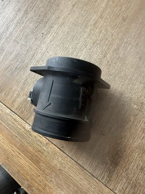 Medidor de flujo de aire másico Chevrolet Impala 2006-2009 Foto 1 de 4