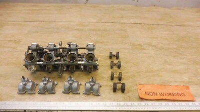 Kawasaki KZ550A 1979 K181-1) carburadores carbohidratos Foto 1 de 4