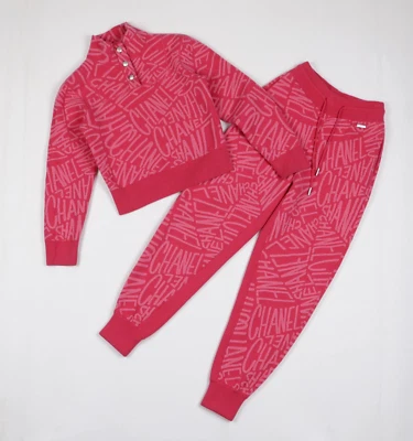Chanel Talla FR38 Monograma Cachemira Rosa Traje Suéter Pantalones Pantalones de Pista Foto 1 de 4