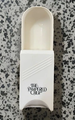 PAMPERED CHEF Adjustable Measuring Spoon 2 to 8 Tablespoon (1/8—1/2 Cup) EUC - Image 1 of 4