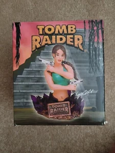 VARNER STUDIOS MARVEL TOMB RAIDER LARA CROFT MINI BUST STATUE FIGURE - Picture 1 of 2