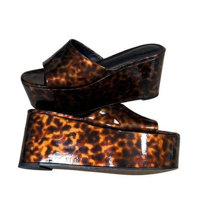 Босоножки-шлепанцы на платформе Rebecca Minkoff черепаховые лакированные размер 6 - Изображение 1 из 4