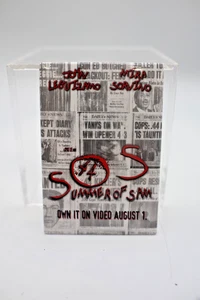 PIN PROMOCIONAL DE PELÍCULA SOS VERANO DE SAM John Leguizamo Mira Sorvino-F0955 - Imagen 1 de 3