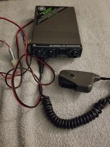 GE Super Compact Mobile CB - 40 Channel Electronic Scan Tuning Rec./Trans. LED's - Zdjęcie 1 z 1