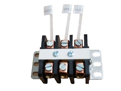 (QTY:1) POWERS HOLDINGS INC CURTIS INDUSTRIES TERMINAL BLOCK 3 POLE - Image 1 of 4