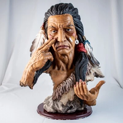 Escultura Busto Jefe Tribal Lakota Nativo Americano De Colección Abuelo 19"L x 15"W Foto 1 de 4