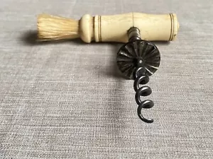 Antique c1880 Henshall Button Corkscrew Bone Handle Dusting Brush - Imagen 1 de 15