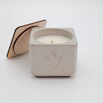 Beton Kerze mit Sojawachs und Citronella Duft gegen Mücken - mit Holzdeckel - Bild 1 von 4