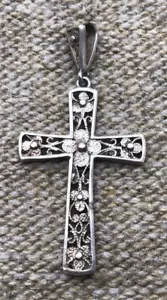 Ciondolo Croce Crocifisso Argento Sterling 925 Vintage Filigrana Ornata Alto 1 1/4 - Foto 1 di 3