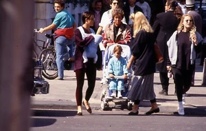 Demi Moore American Actress With Her Kids 35mm Colour Slide RS1 - Imagen 1 de 3