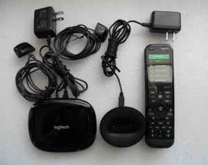 Pilot zdalnego sterowania Logitech Harmony Elite N-R0010 z bazą ładującą + inteligentny koncentrator - Zdjęcie 1 z 8