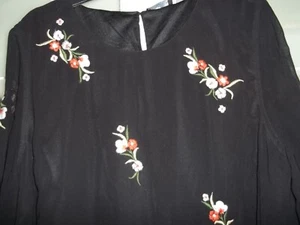 M&Co black top with embroidered floral pattern - size 16 BNWT - Picture 1 of 10
