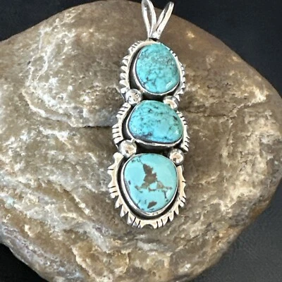 Кулон навахо из чистого серебра с голубой бирюзой и 3 камнями только 18309 - Изображение 1 из 4