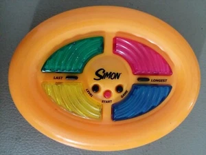 Hasbro Hand Held SIMON - Improve your memory while having fun! - Picture 1 of 1