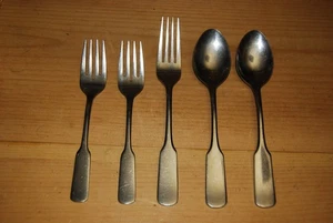 5 Pieces Retroneu CAMBRIDGE Stainless Flatware 2 Salad + 1 Dinner Forks + 2 Soup - Picture 1 of 4