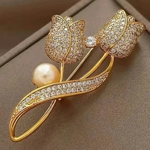 Exquisite Tulip-Shaped Faux Pearl Brooch Adorned with Artificial Diamond - Imagen 1 de 7