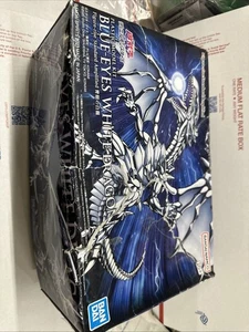 Kit Modelo Dragón Blanco Ojos Azules Amplificado Bandai Figura-Levantamiento Estándar Yu-Gi-Oh - Imagen 1 de 10