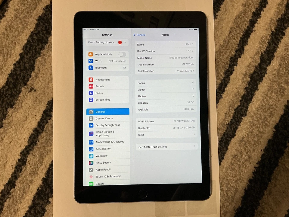 Apple iPad 6 Gen A1893 Retina 9.7" 32GB Space Grey WIFI - Image 1 of 4