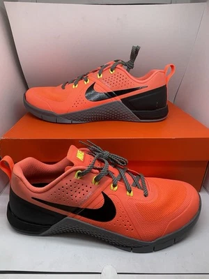 Nike Womens Metcon FlyWire 813101-800 Orange Lace-Up Sneaker Shoes Size 11 READ! - Image 1 of 4