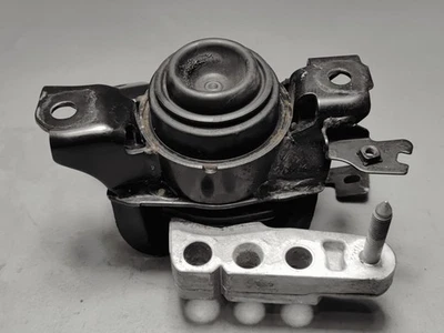 2021 Toyota Avalon 2.5L Engine Passenger Side Support Mount Bracket OEM - Image 1 of 4